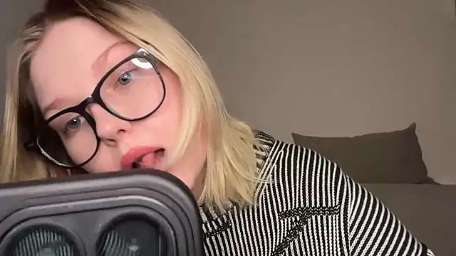 Ophelia Ritz online show from March 25, 11:18 pm