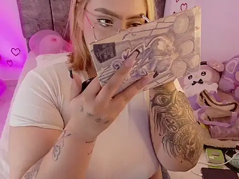 missevans online show from February 11, 7:04 pm