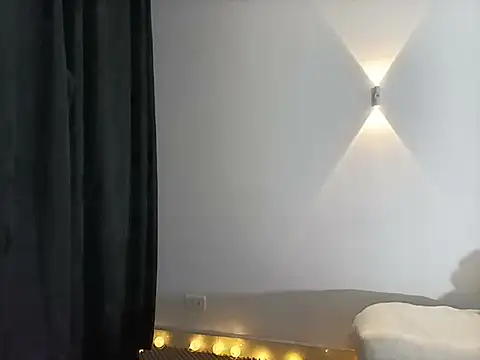 sensualstryp online show from February 18, 11:59 pm