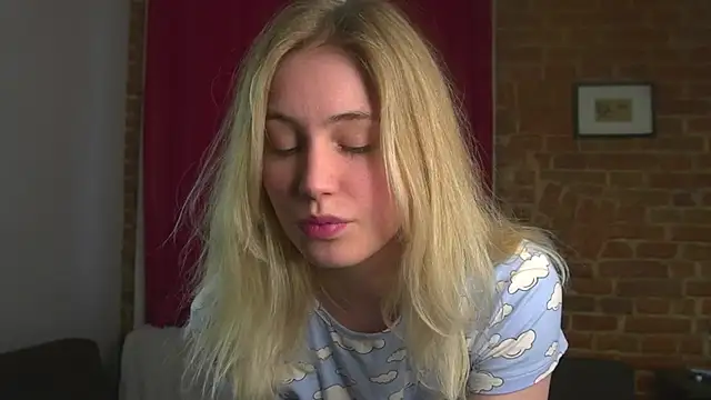 LovelyMiu online show from March 27, 3:02 pm