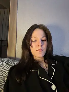 OliaLav online show from February 6, 7:17 pm