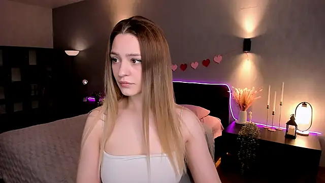 cherrykississ online show from February 19, 8:36 am