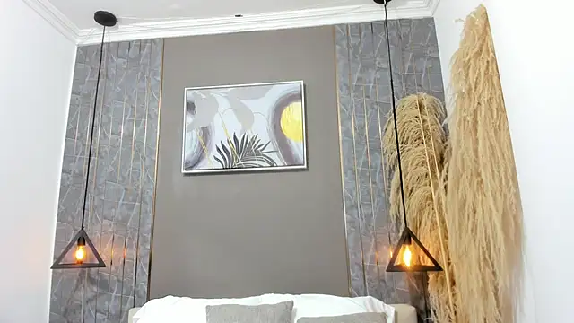 emma evanss   online show from February 5, 11:24 am