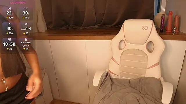 Susan Backer online show from April 10, 8:15 pm