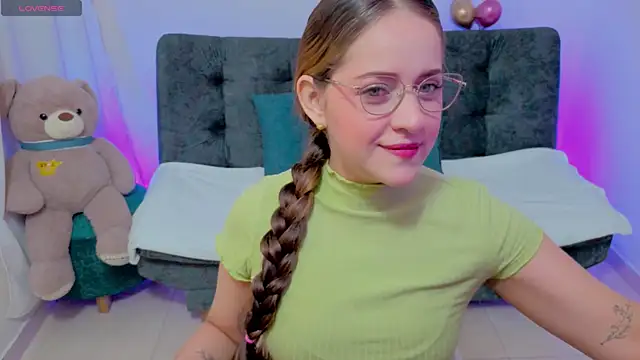 DannaCouper  online show from April 16, 10:48 am