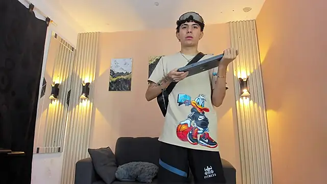 DesiresOfOlympus  online show from April 6, 7:37 pm