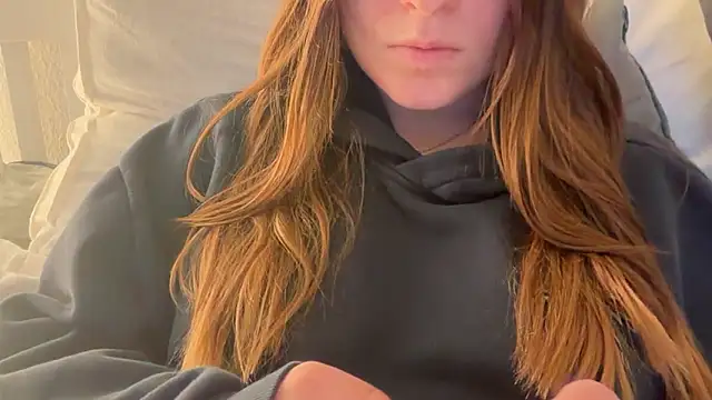 Lucyschickt online show from February 17, 5:01 pm