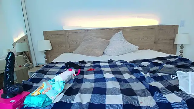 Lia Nova online show from April 12, 8:55 pm