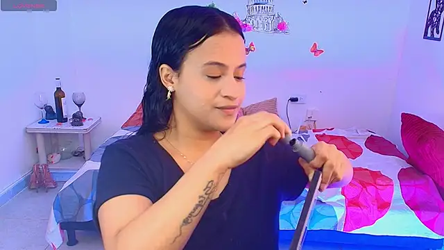 Kristin    online show from February 18, 2:54 am