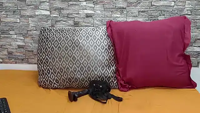 MiniSeduction online show from April 2, 5:32 pm