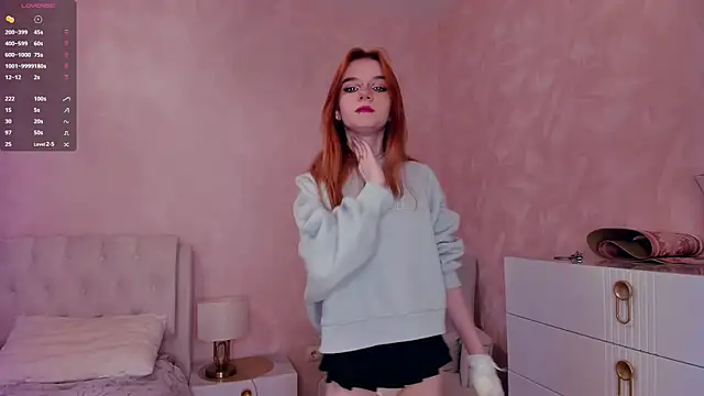 TarynPalek online show from April 9, 8:42 am