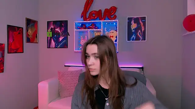 laurenmurrr online show from March 6, 10:43 am