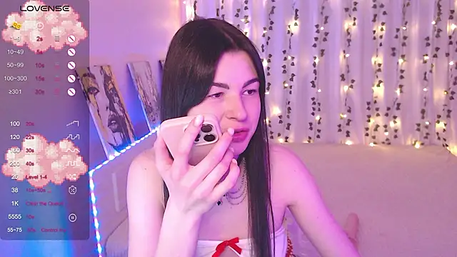 Stephanie Bloom online show from February 8, 8:45 pm