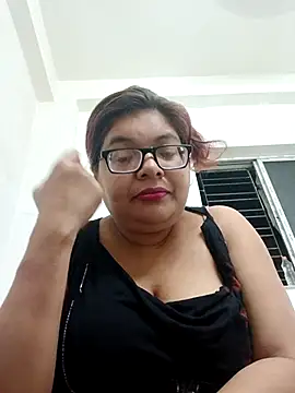 Elie Hallway online show from April 17, 7:16 pm