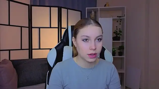 JadwigaTagliavia online show from February 3, 8:23 pm