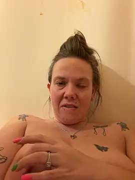 lickablelynn87 online show from February 27, 10:53 pm