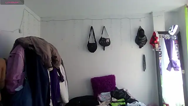 suky pou online show from February 26, 3:22 pm