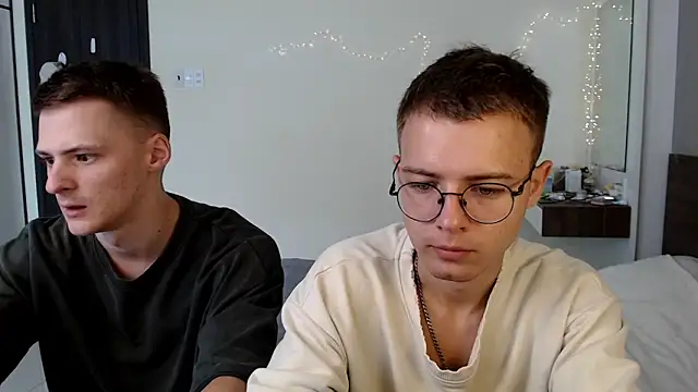 NikiKerryCum online show from May 20, 4:20 am