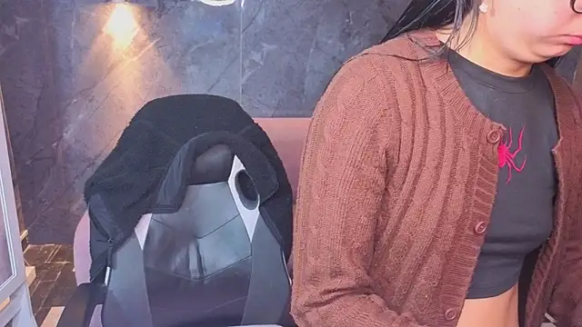 Sophie jones b online show from April 15, 12:39 pm