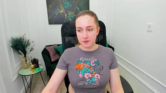 CaseyTerini online show from April 19, 4:23 am