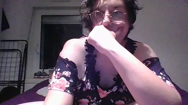 OIseauNoir88 online show from May 14, 8:14 pm
