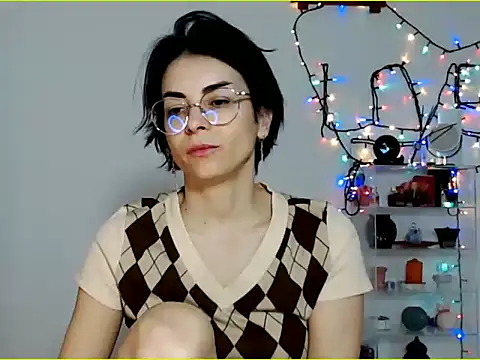 emacandy online show from February 12, 8:38 am