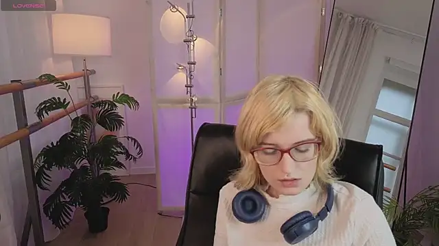 Akimo  online show from March 2, 1:40 pm