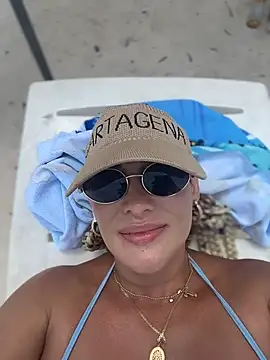 NahomiRoss online show from April 11, 5:27 pm