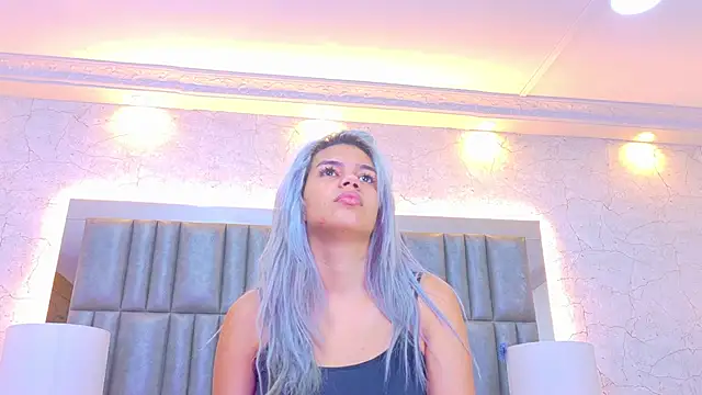 AlanaHouston online show from April 8, 4:14 am