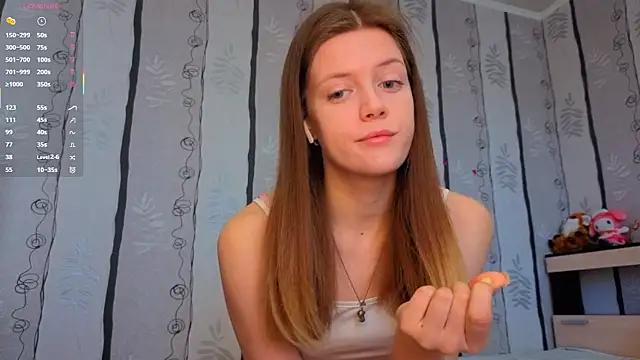 SueFerreyra online show from March 30, 8:03 am