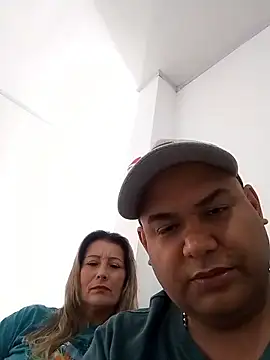 wessAndSandri online show from February 12, 7:59 pm