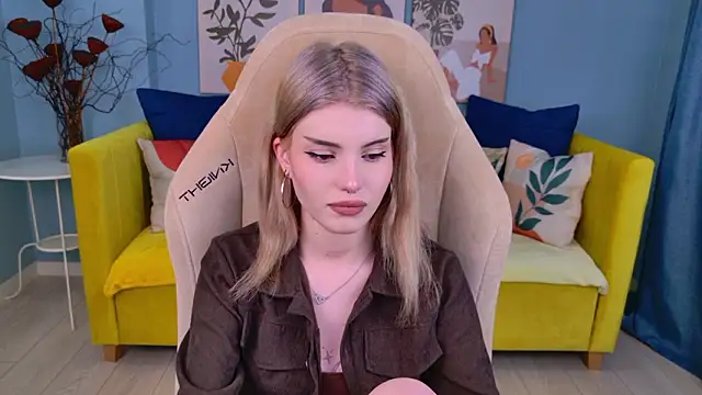 ScarletBlackwood online show from March 24, 5:02 am