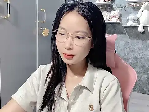 Linne6789 online show from April 18, 4:37 am