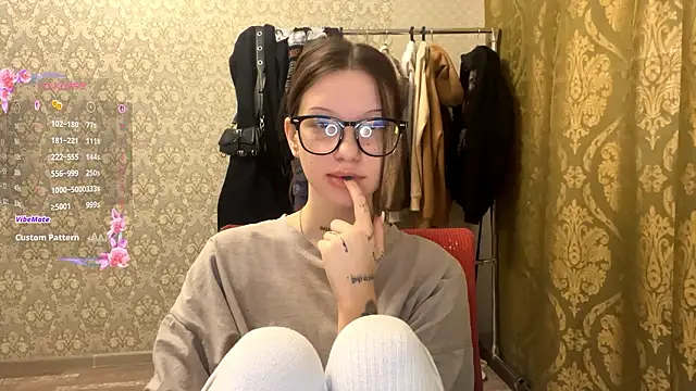 LumPetal online show from February 12, 5:20 am