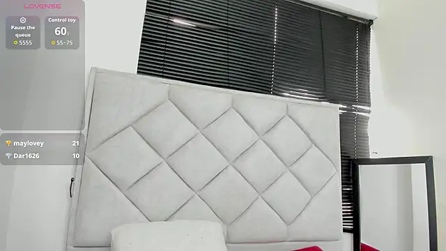 Layla Charlotte online show from April 5, 8:08 pm