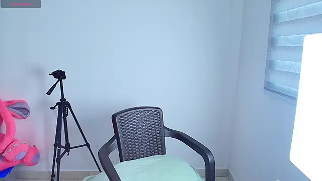 alys love online show from April 7, 3:25 pm