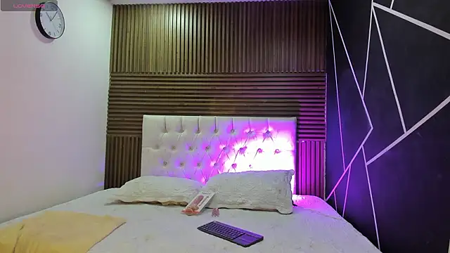 shaden  online show from March 26, 10:22 pm