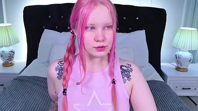 AnnieVibe online show from February 28, 5:34 pm