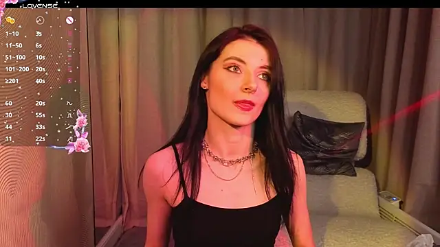 NicoleLuxe online show from April 15, 5:46 pm