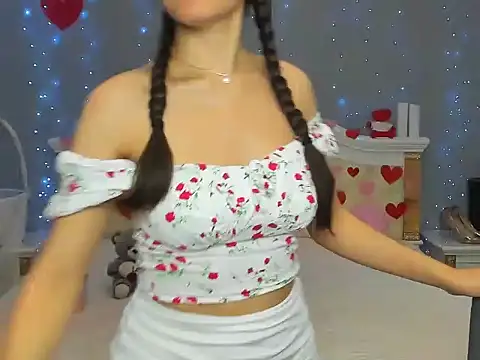 Euphoria-a online show from March 7, 9:00 pm