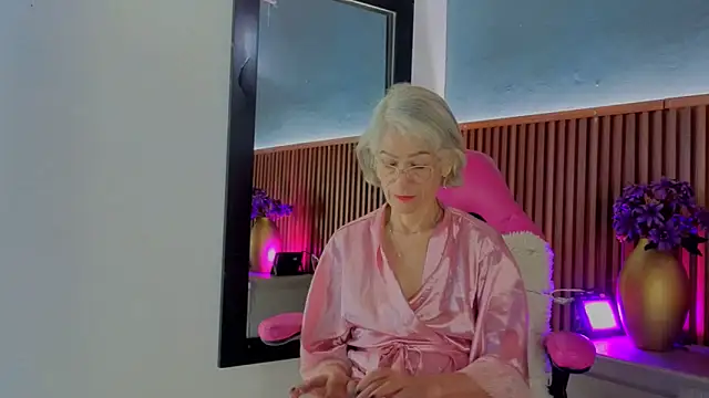 miss monserrate01 online show from June 1, 1:24 pm
