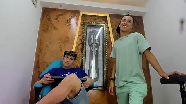 Snapshot of David_Bigcock20 chatting on February 20, 10:43 pm David Bigcock20 online show from February 20, 10:43 pm