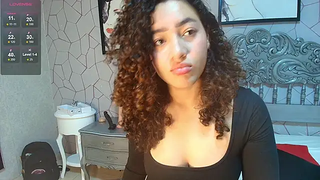 meganrousx online show from March 19, 1:15 pm