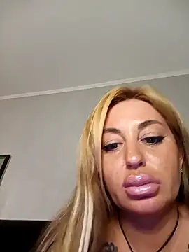 MiaMooly online show from October 17, 4:43 pm