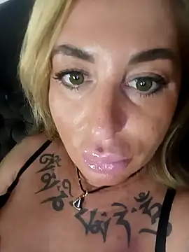 MiaMooly online show from October 9, 4:55 pm