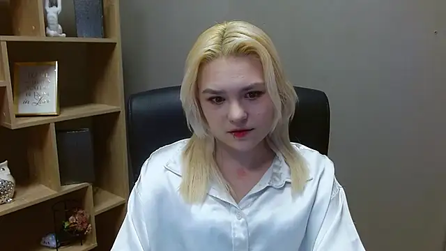 SweetLilyxo online show from February 16, 8:14 am