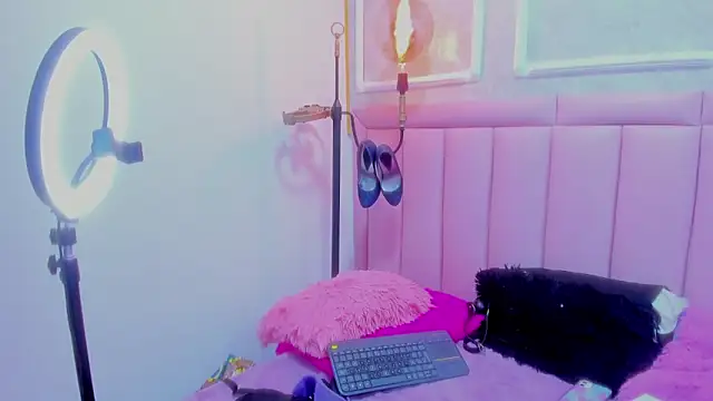 Raven love online show from April 14, 7:47 pm