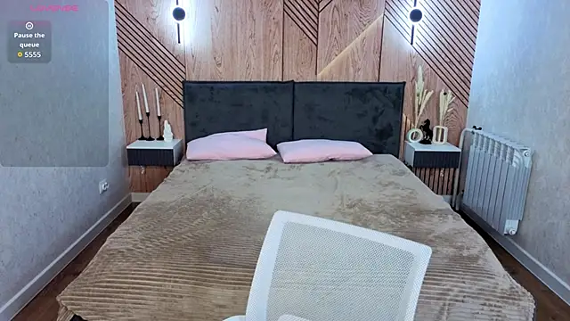 Kira G0ld online show from May 28, 9:18 am