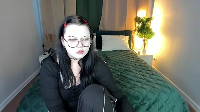 Kira G0ld online show from March 13, 1:07 am