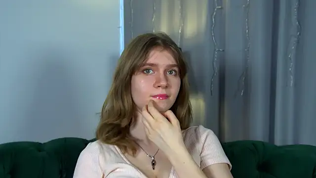 MilaMaelis online show from April 12, 8:06 am